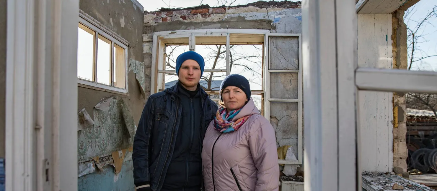 Ukraine Family In Remains Of Damaged Home Vinnytsia