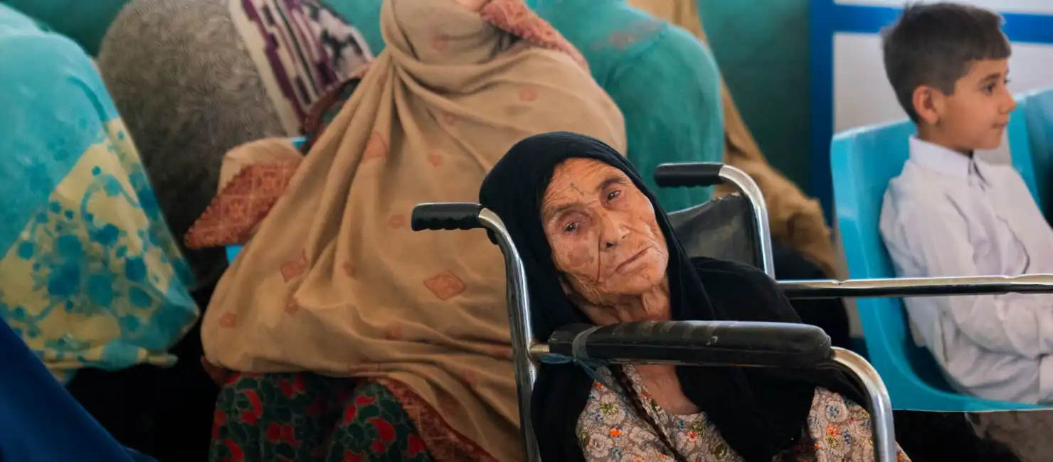 Afghanistan_exhausted-Afghan-families-return